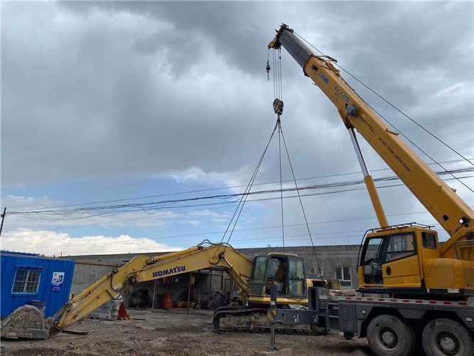 岳阳市25吨吊车的工作半径是多少？